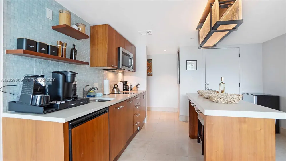 6801 Collins Ave #315 Miami Beach, FL 33141