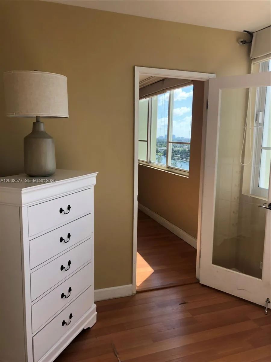 5005 Collins Ave #1202 Miami Beach, FL 33140