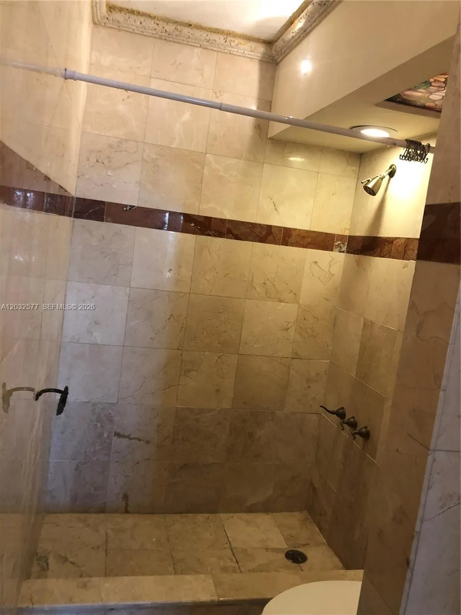 5005 Collins Ave #1202 Miami Beach, FL 33140