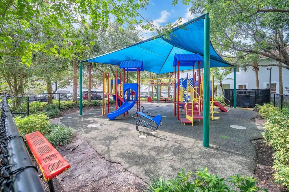 3698 San Simeon Cir Weston, FL 33331