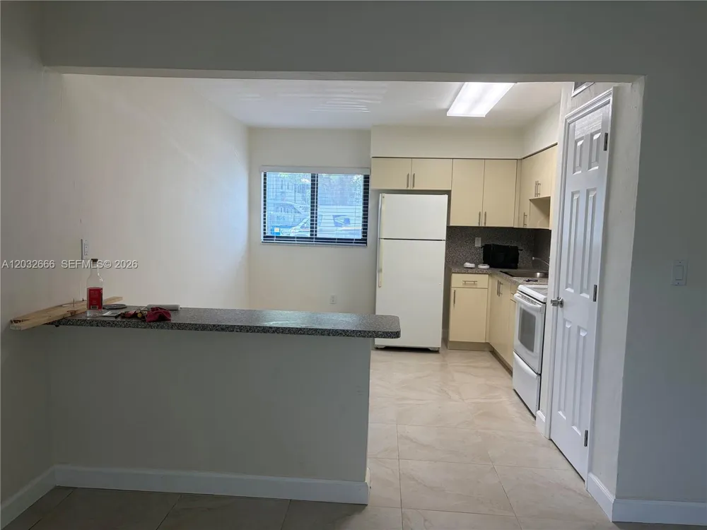 61 W 13th St #1 Hialeah, FL 33010