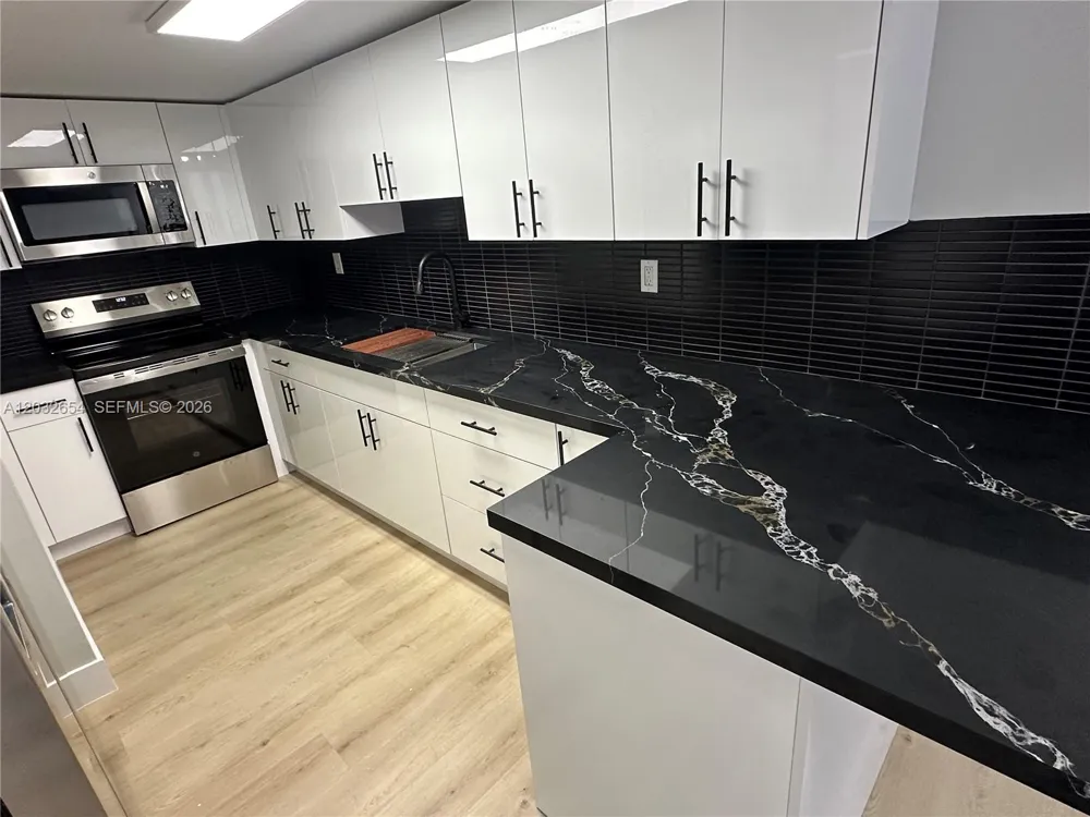 10090 NW 80th Ct #1325 Hialeah Gardens, FL 33016