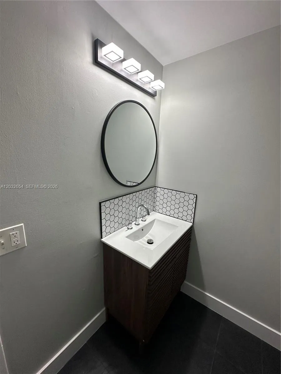 10090 NW 80th Ct #1325 Hialeah Gardens, FL 33016