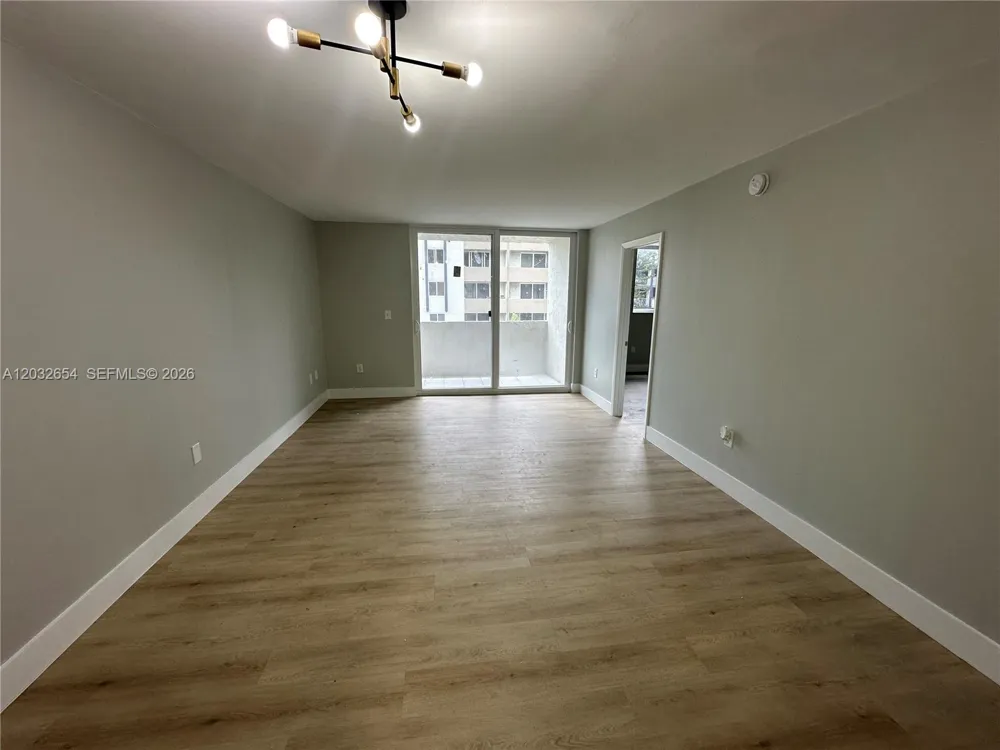 10090 NW 80th Ct #1325 Hialeah Gardens, FL 33016