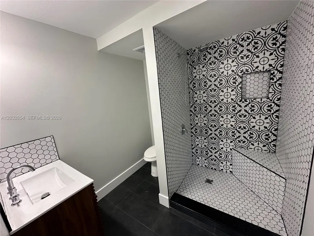 10090 NW 80th Ct #1325 Hialeah Gardens, FL 33016