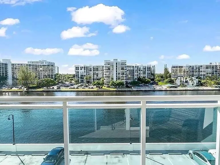 3000 S Ocean Dr #420 Hollywood, FL 33019