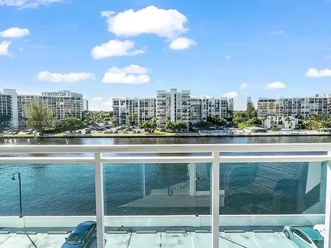 3000 S Ocean Dr #420