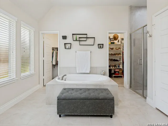2908 GLEN VW Seguin, TX 78155