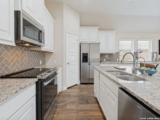 2908 GLEN VW Seguin, TX 78155