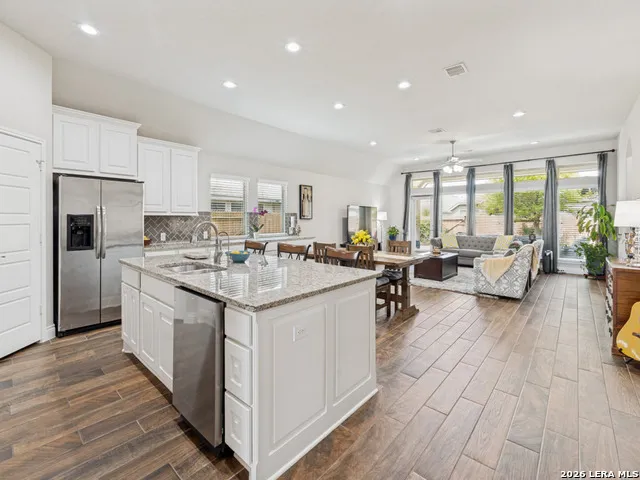 2908 GLEN VW Seguin, TX 78155