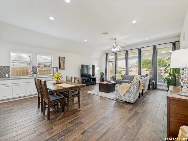 2908 GLEN VW Seguin, TX 78155