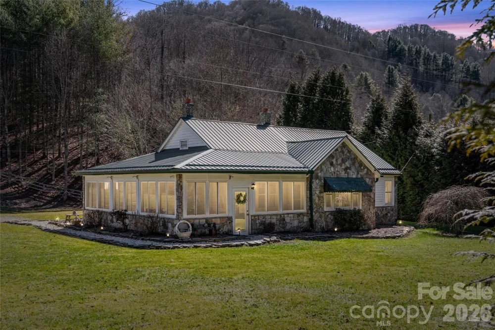 12892 US 23 Highway Mars Hill, NC 28754