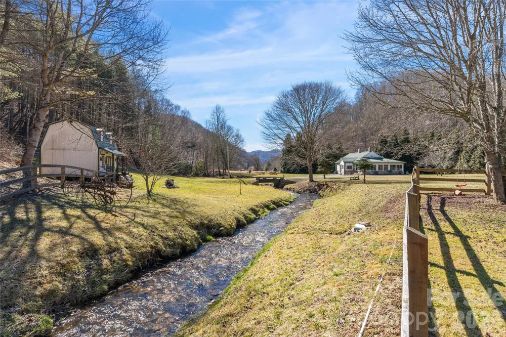 12892 US 23 Highway Mars Hill, NC 28754