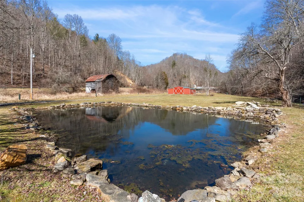 12892 US 23 Highway Mars Hill, NC 28754