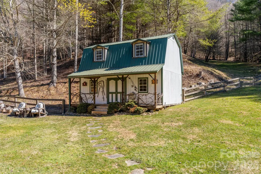 12892 US 23 Highway Mars Hill, NC 28754