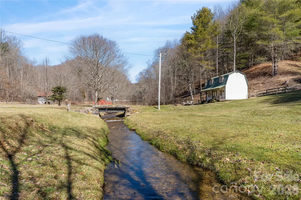 12892 US 23 Highway Mars Hill, NC 28754