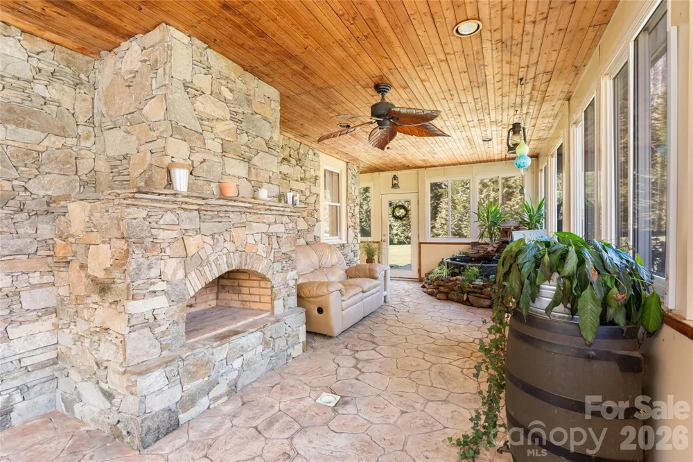 12892 US 23 Highway Mars Hill, NC 28754