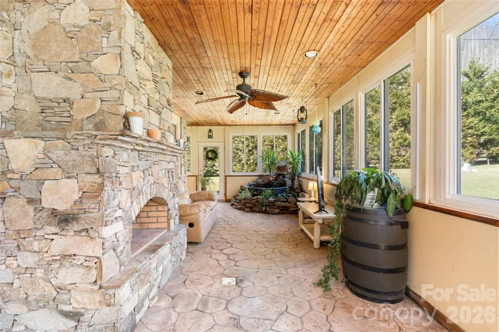 12892 US 23 Highway Mars Hill, NC 28754