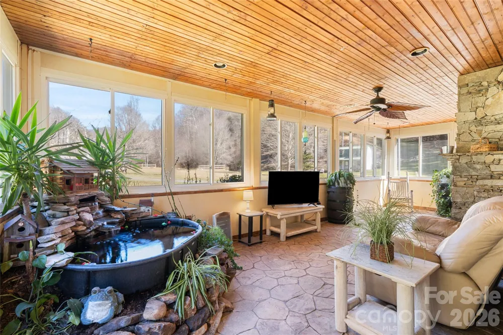 12892 US 23 Highway Mars Hill, NC 28754