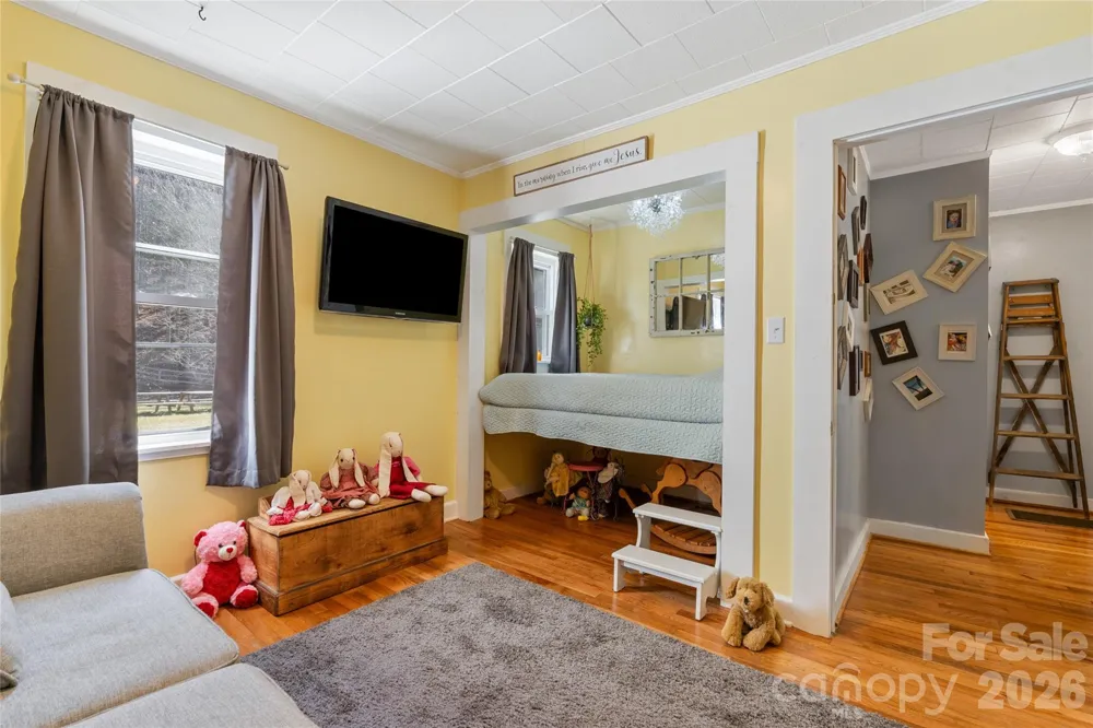 12892 US 23 Highway Mars Hill, NC 28754