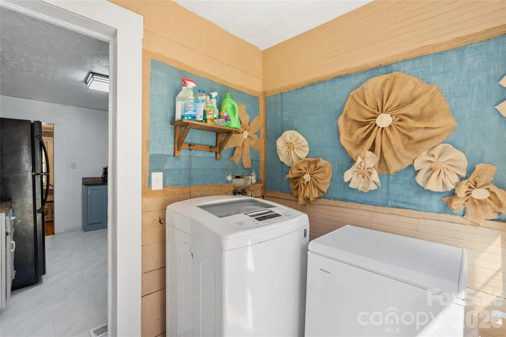 12892 US 23 Highway Mars Hill, NC 28754
