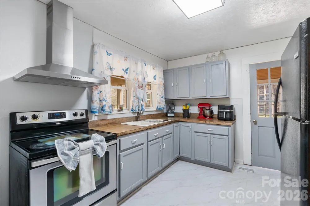 12892 US 23 Highway Mars Hill, NC 28754