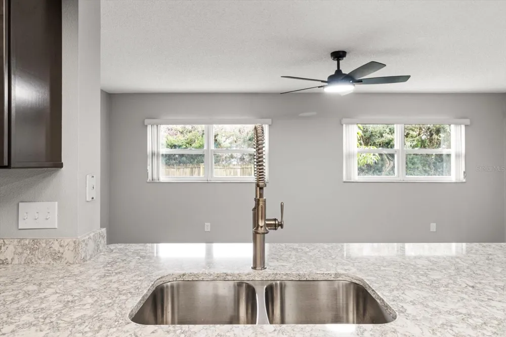 512 PARADISE POINT Crystal River, FL 34429