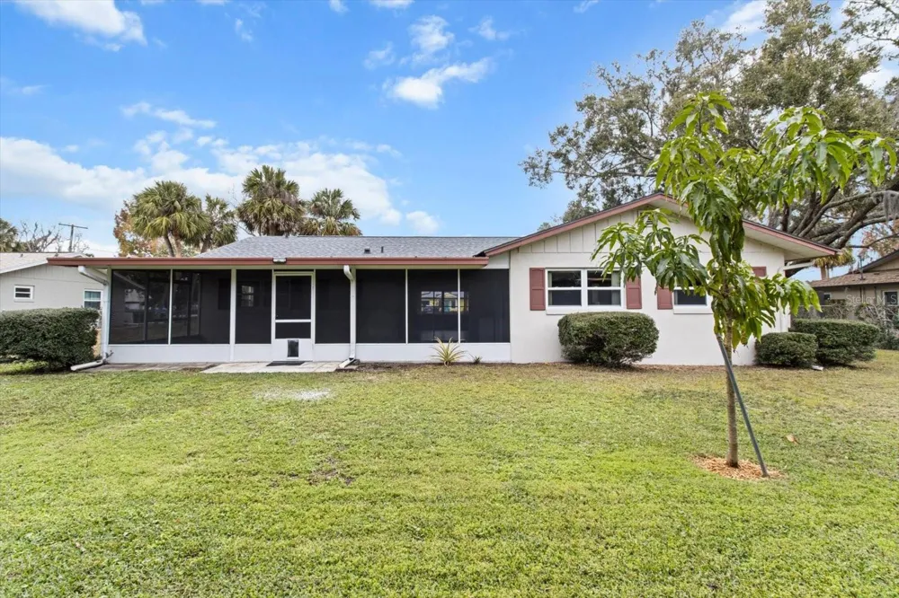 512 PARADISE POINT Crystal River, FL 34429