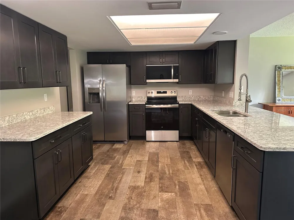 512 PARADISE POINT Crystal River, FL 34429