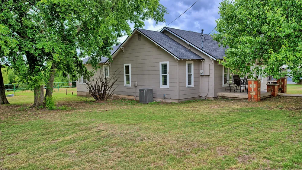 301 Spring Street Forestburg, TX 76239
