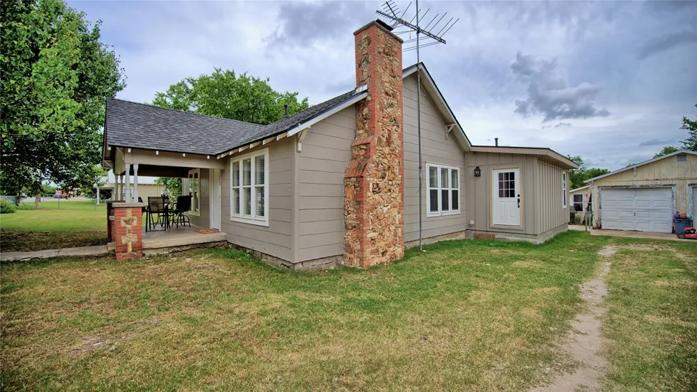301 Spring Street Forestburg, TX 76239
