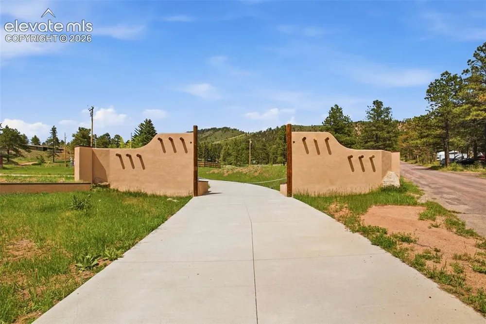 11155 3rd Avenue Woodland Park, CO 80863