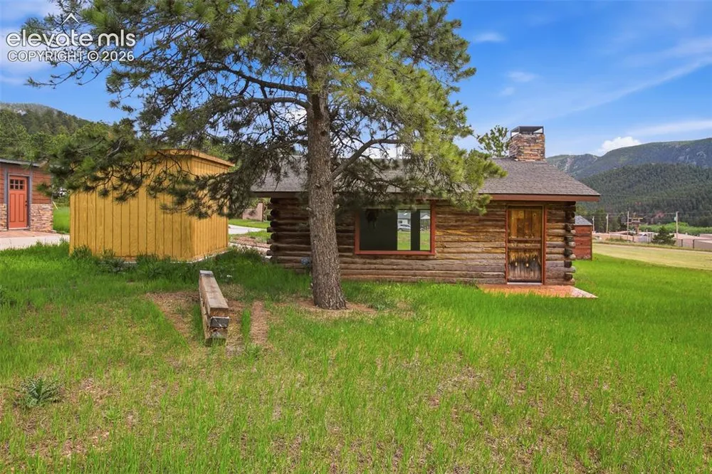 11155 3rd Avenue Woodland Park, CO 80863
