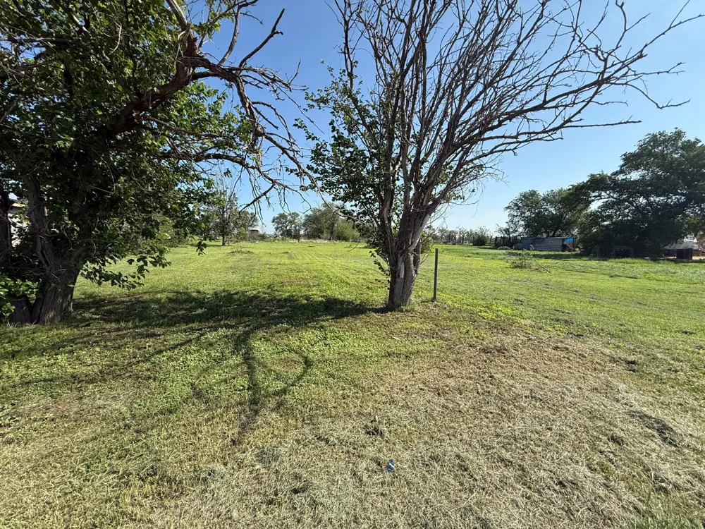 321 E Noel Street Memphis, TX 79245