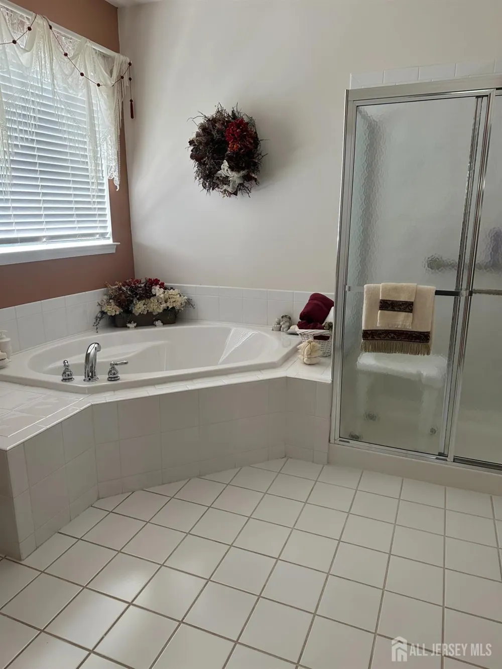 17 Burholme Drive Hamilton, NJ 08691