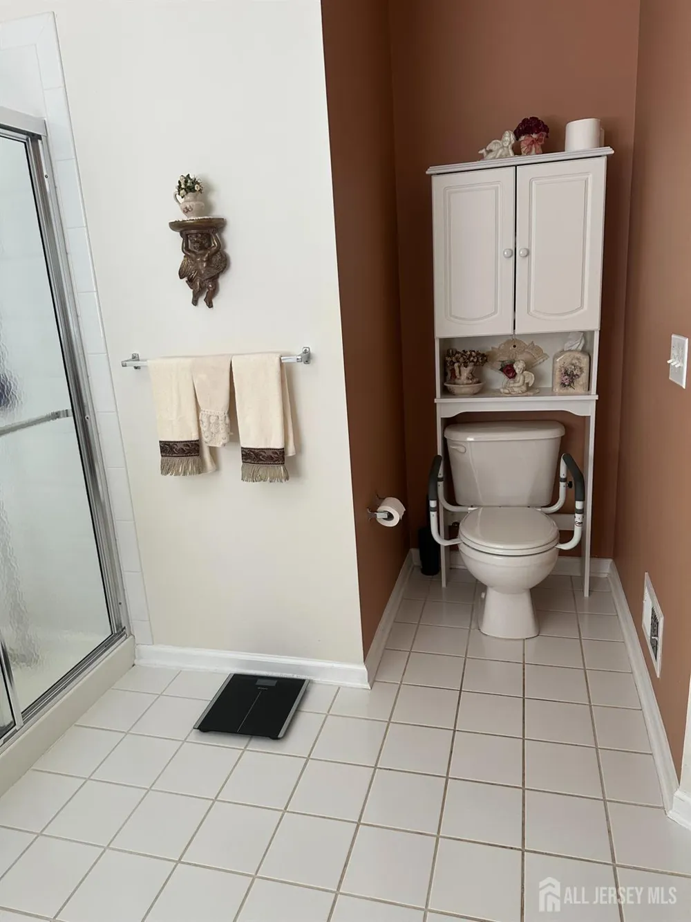 17 Burholme Drive Hamilton, NJ 08691
