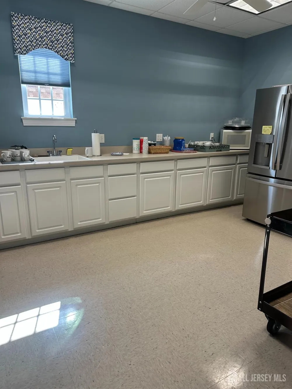 17 Burholme Drive Hamilton, NJ 08691