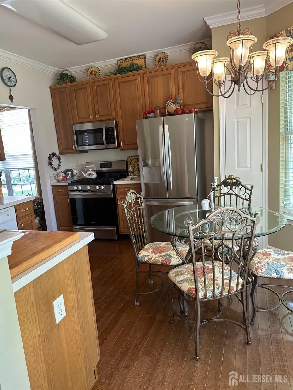 17 Burholme Drive Hamilton, NJ 08691