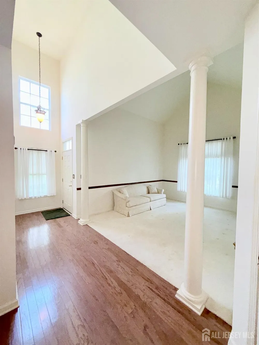 6 Holly Manor Court Helmetta, NJ 08828
