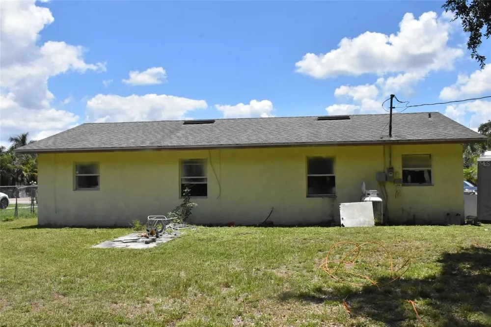 907 PINE STREET Immokalee, FL 34142