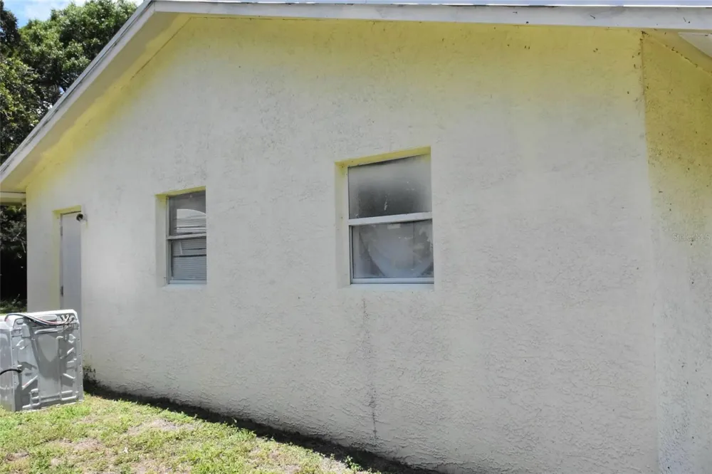 907 PINE STREET Immokalee, FL 34142