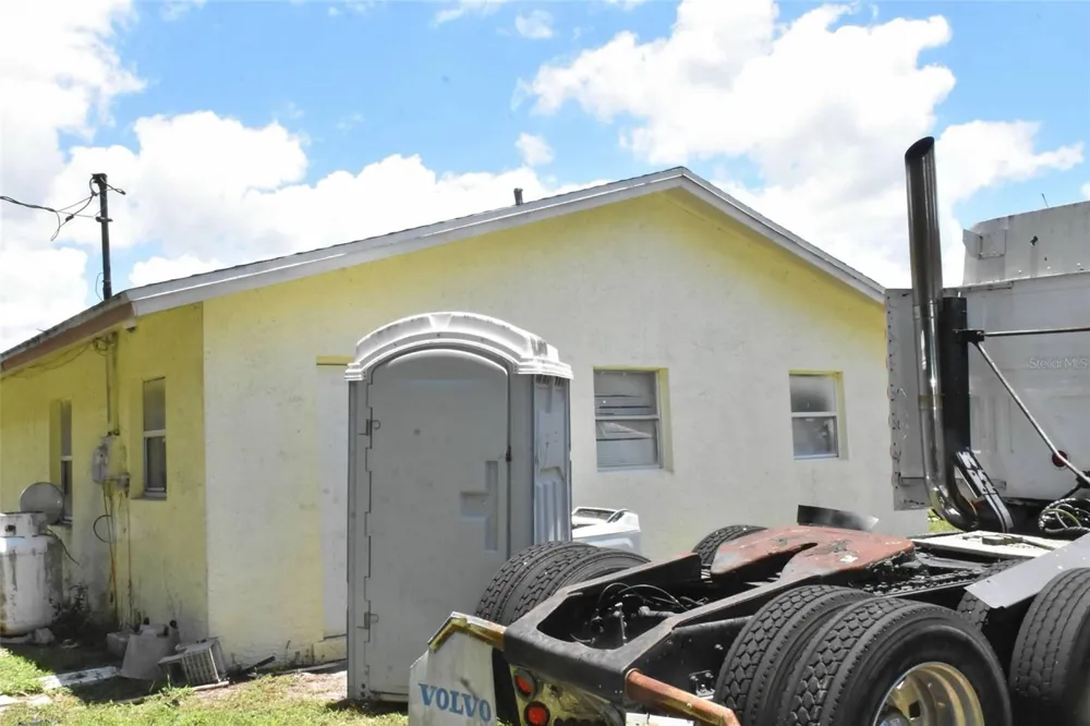 907 PINE STREET Immokalee, FL 34142