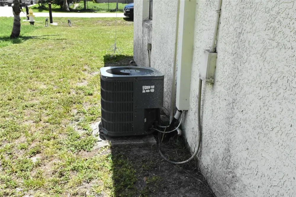 907 PINE STREET Immokalee, FL 34142