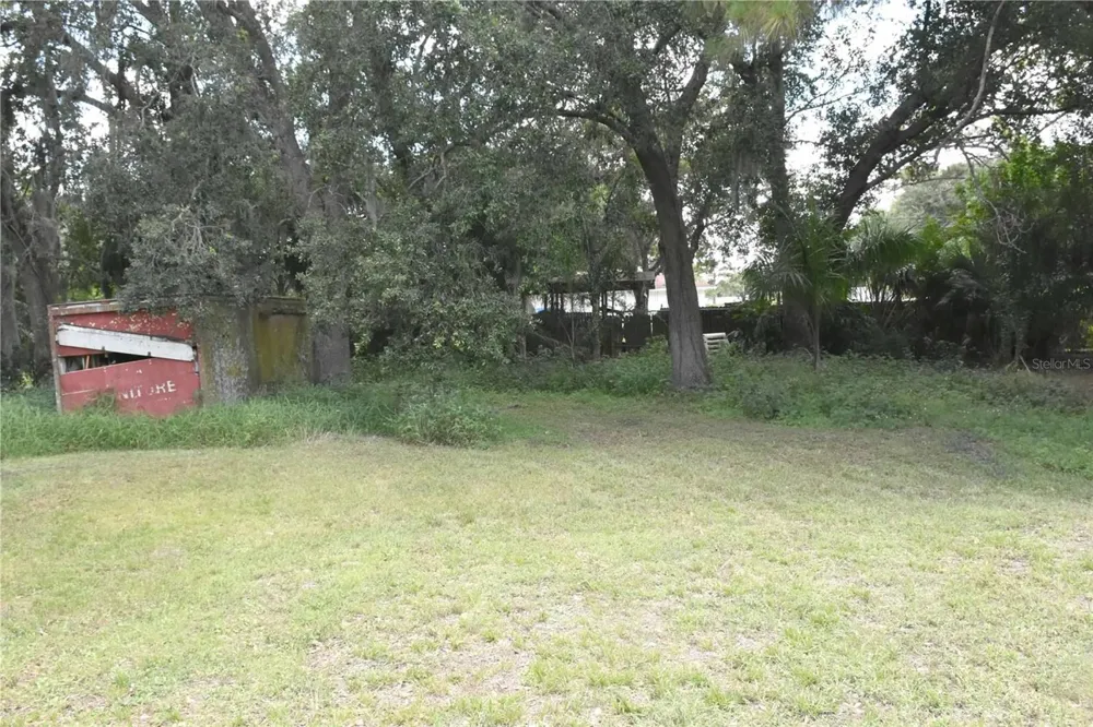 907 PINE STREET Immokalee, FL 34142