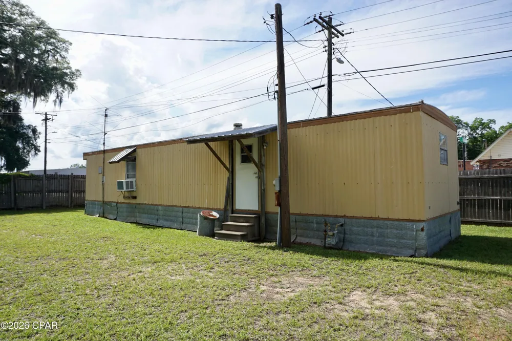 13 S Bolivar Street Chattahoochee, FL 32324