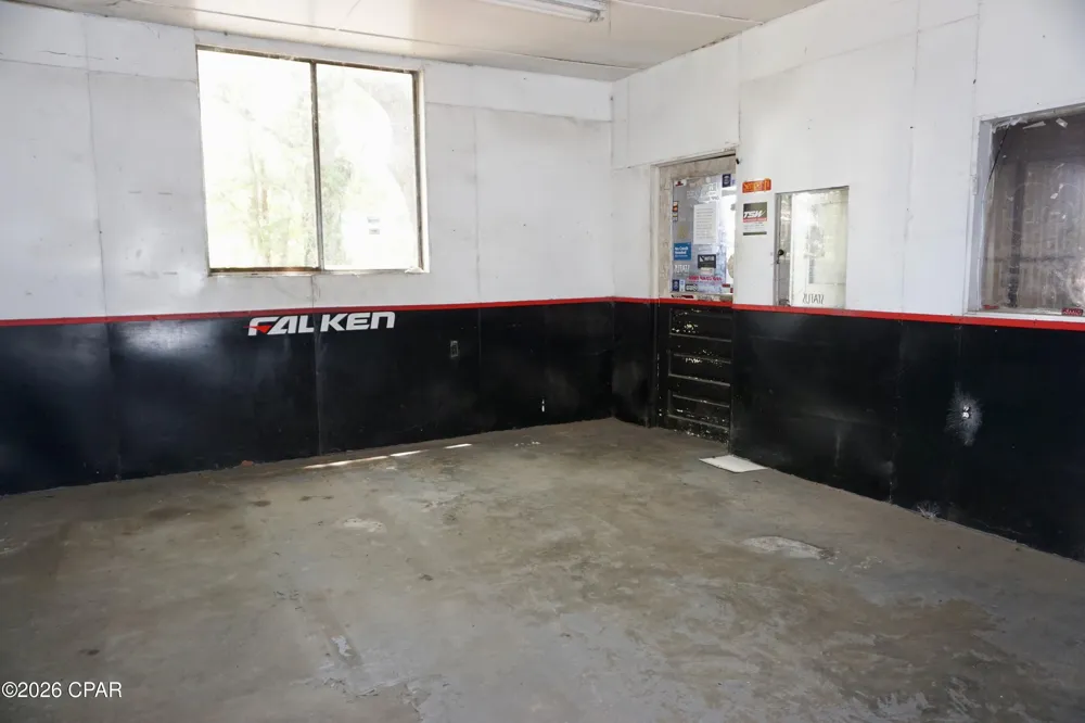 13 S Bolivar Street Chattahoochee, FL 32324