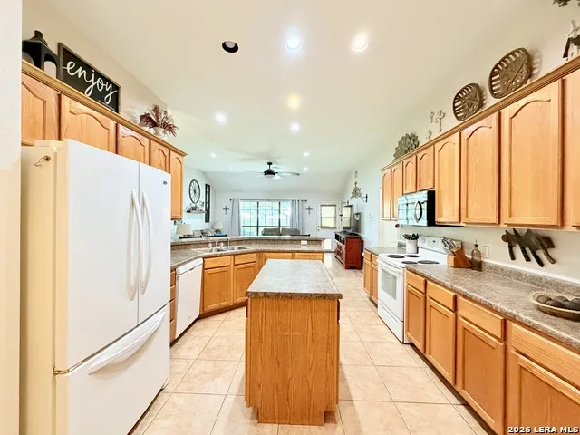 308 Bunker Hill Pleasanton, TX 78064