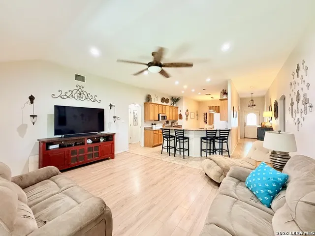 308 Bunker Hill Pleasanton, TX 78064