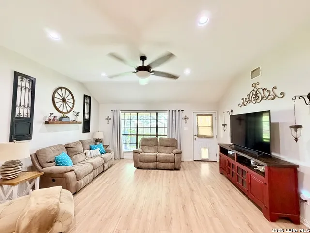 308 Bunker Hill Pleasanton, TX 78064