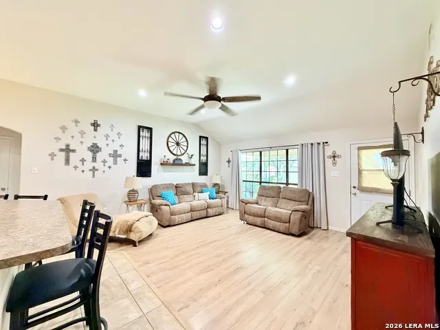 308 Bunker Hill Pleasanton, TX 78064